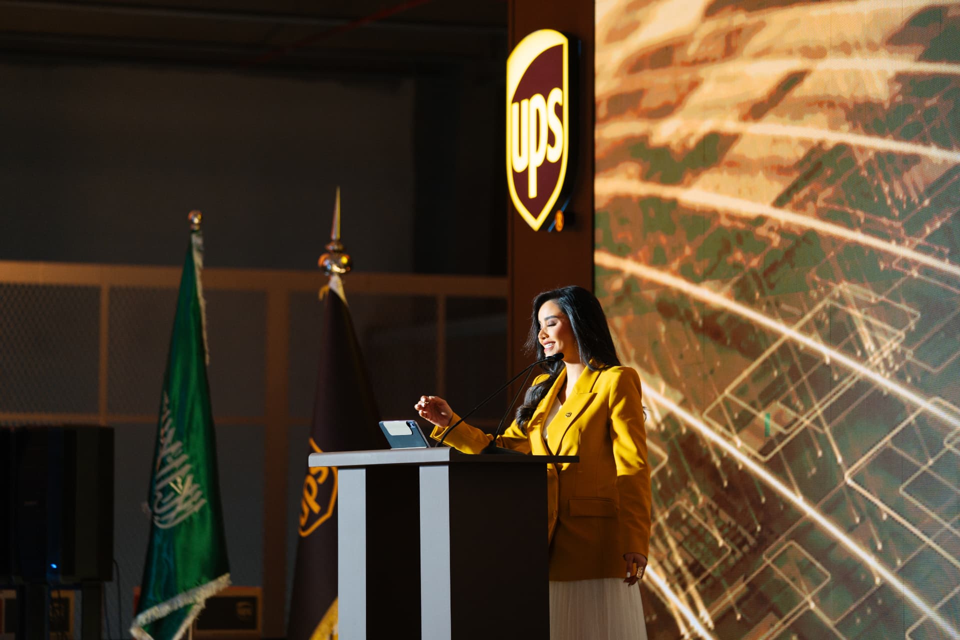 تغريد الهويش تقدم فعالية UPS في السعودية