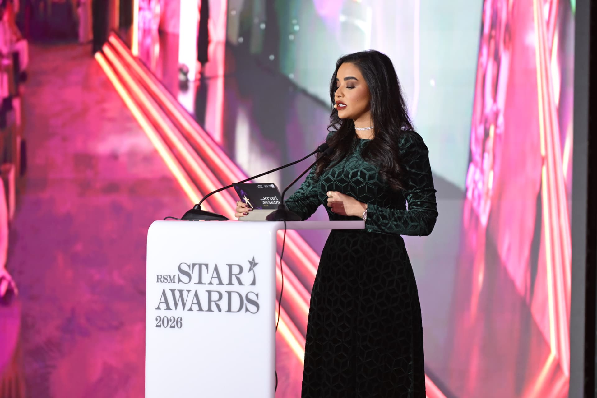 تغريد الهويش تقدم حفل RSM Star Awards 2026
